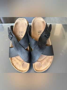 Black Leather Crisscross Sandal with Buckle
